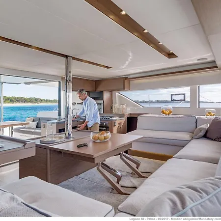 Botel Morton Catamaran *