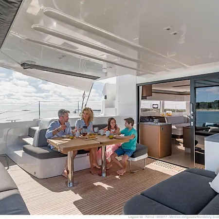 Morton Catamaran Ботель Мармарис